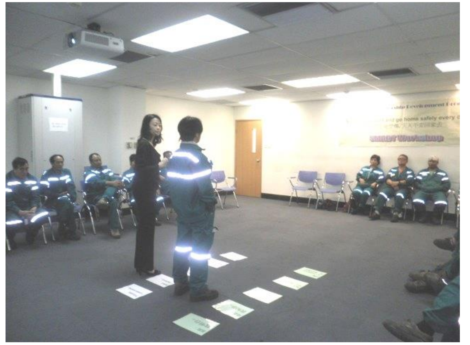 Original photograph of participants in the SMART safety leadership workshop.